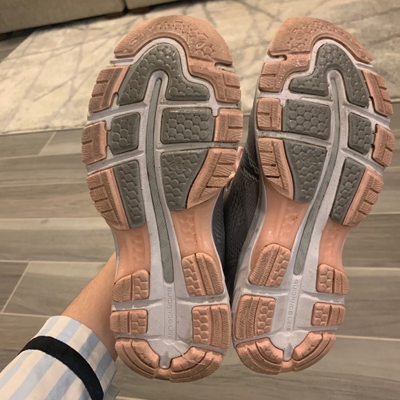 Women’s ASICS Gel Nimbus 20 size 6 - Picture 3 of 5